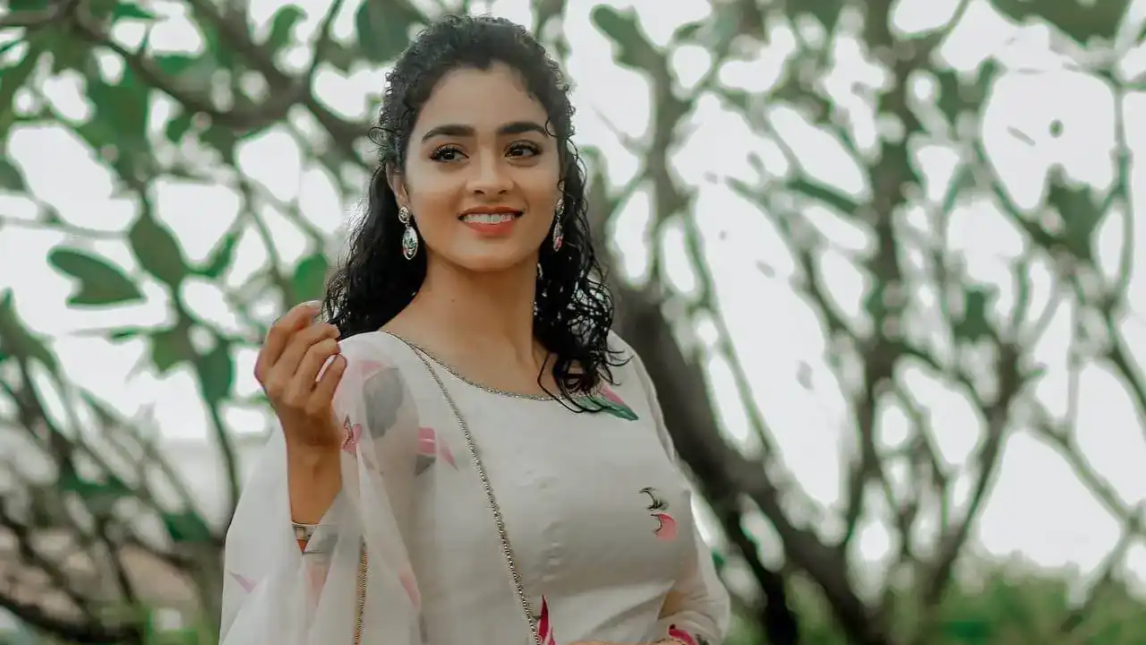 Gayathrie Wiki, Biography, Age, Movies, Web Series, Family, Images